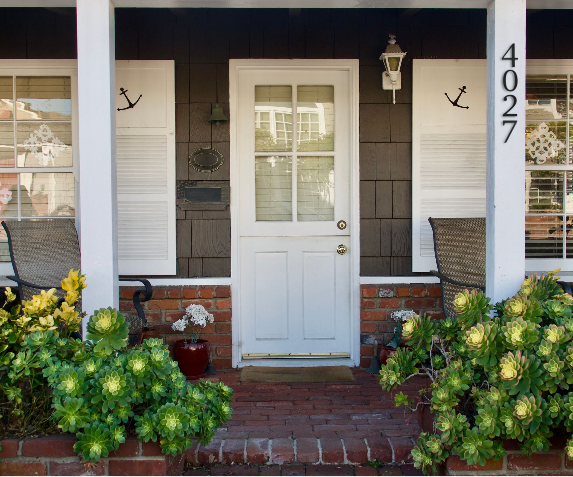 Números de dirección de casa de montaje empotrado de metal negro de 5 pulgadas, fuente fácil de leer en negrita