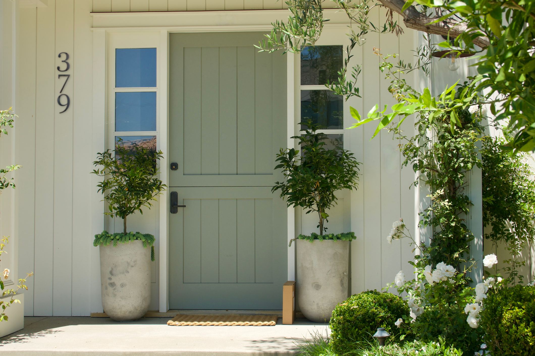 Números de dirección de casa empotrados de 4 pulgadas de metal de bronce envejecido, fuente legible en negrita