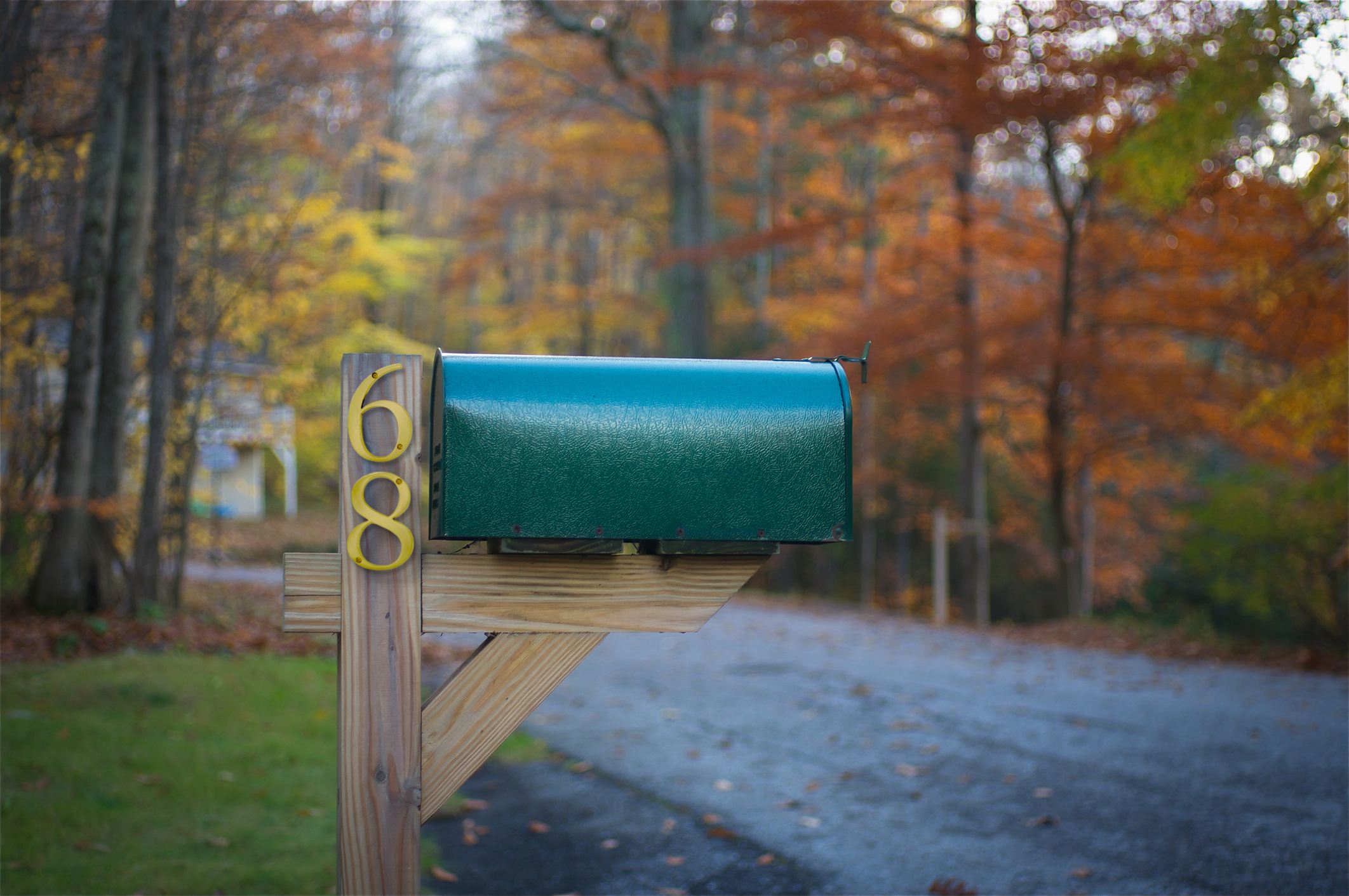 Números de dirección de casa empotrados de 4 pulgadas de metal de latón pulido, fuente legible en negrita