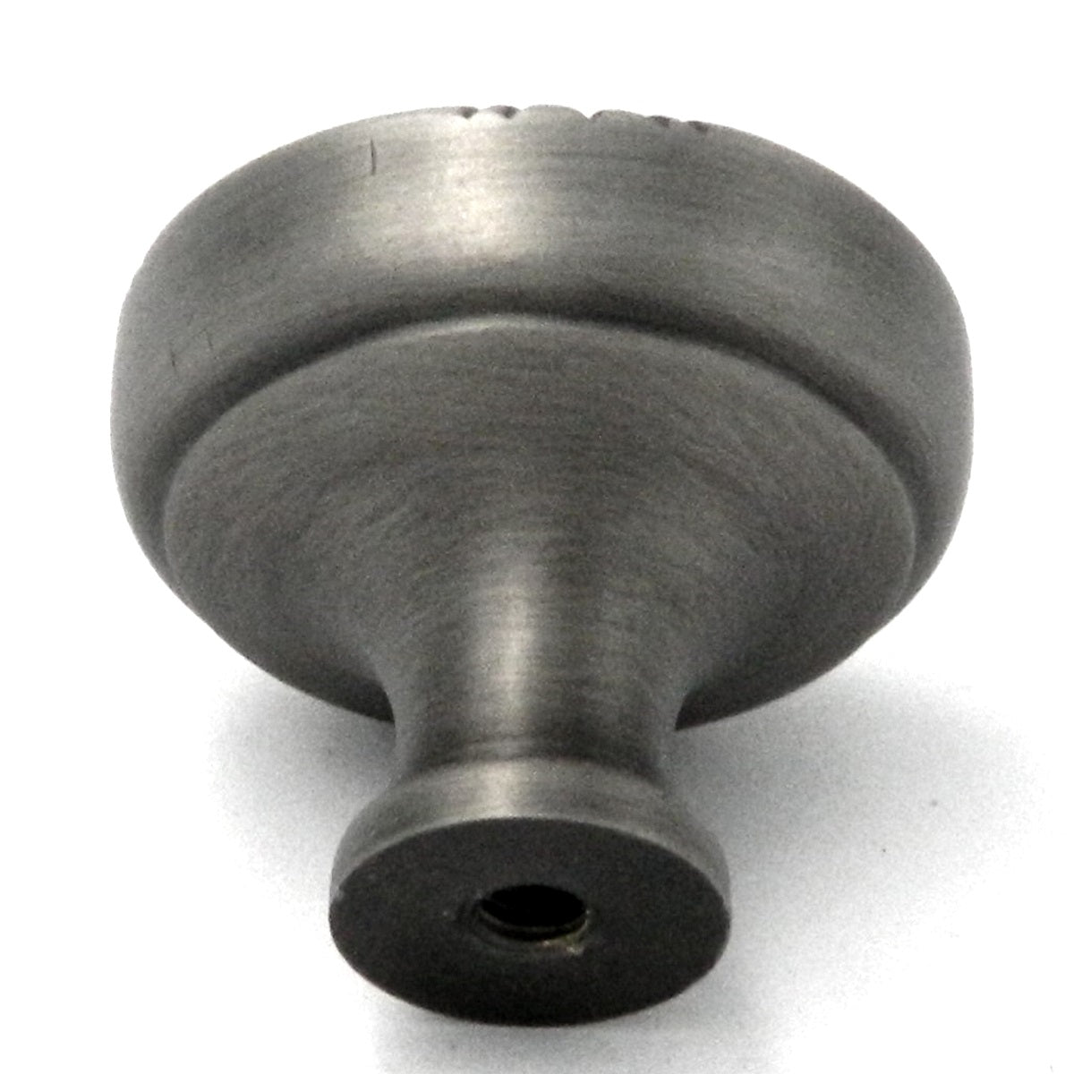 Belwith Keeler Richelieu 1 1/4" perilla de gabinete de latón macizo adornada redonda de peltre antiguo F506