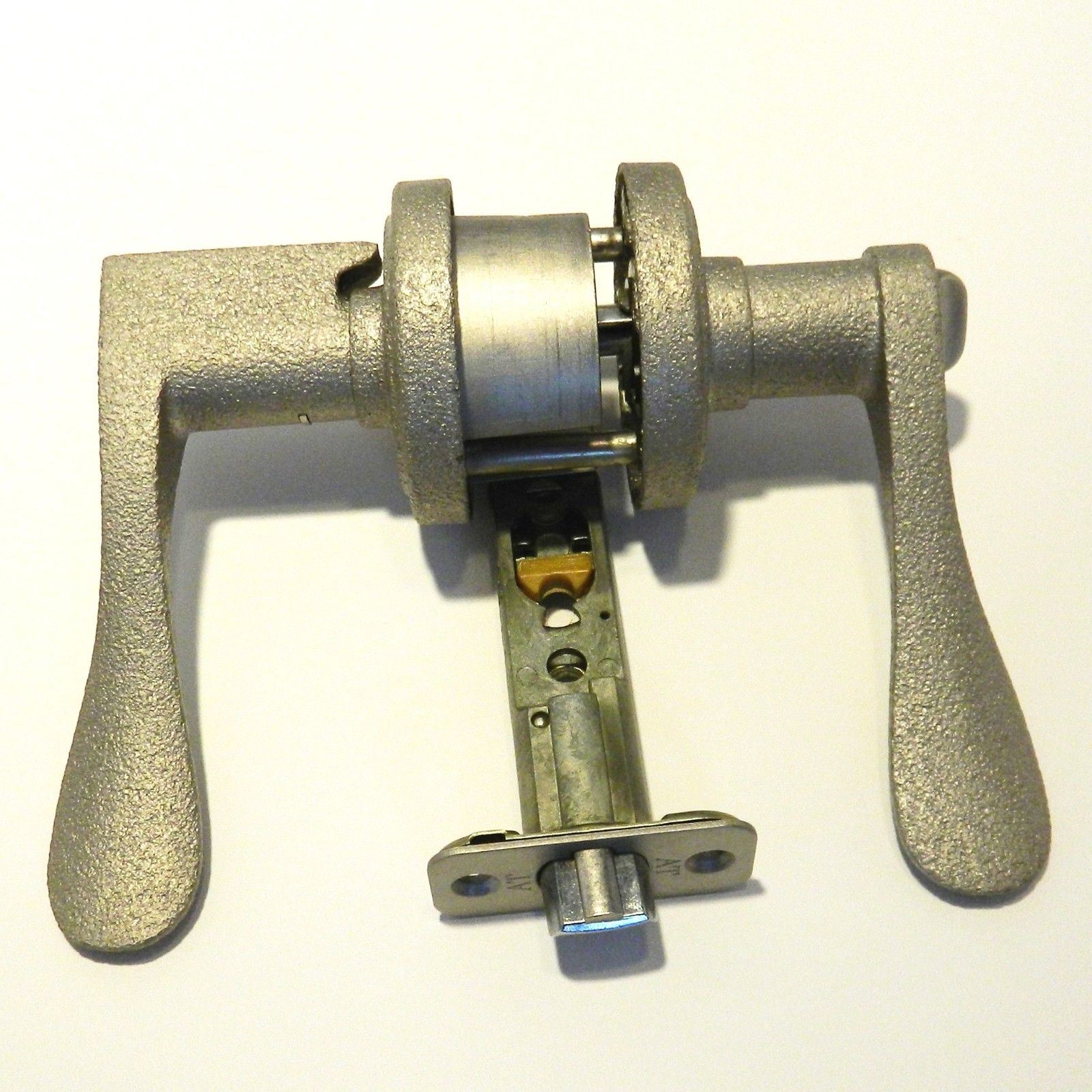 Manija de entrada con palanca de puerta con cerradura L57511SATRT en cromo satinado rústico (plata)