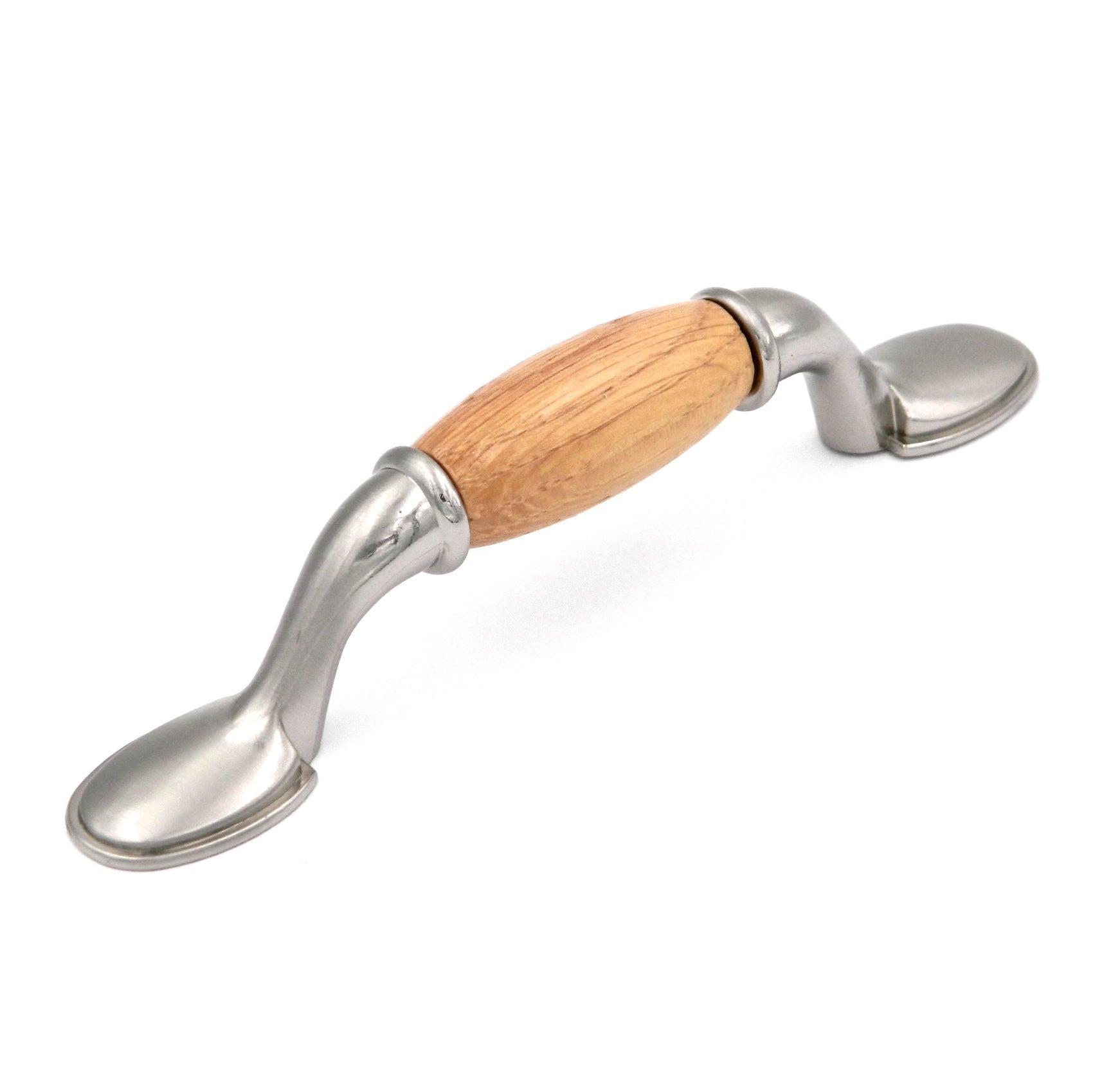 Tirador Laurey de cromo satinado con centro de madera de roble de 3 "cc 15534