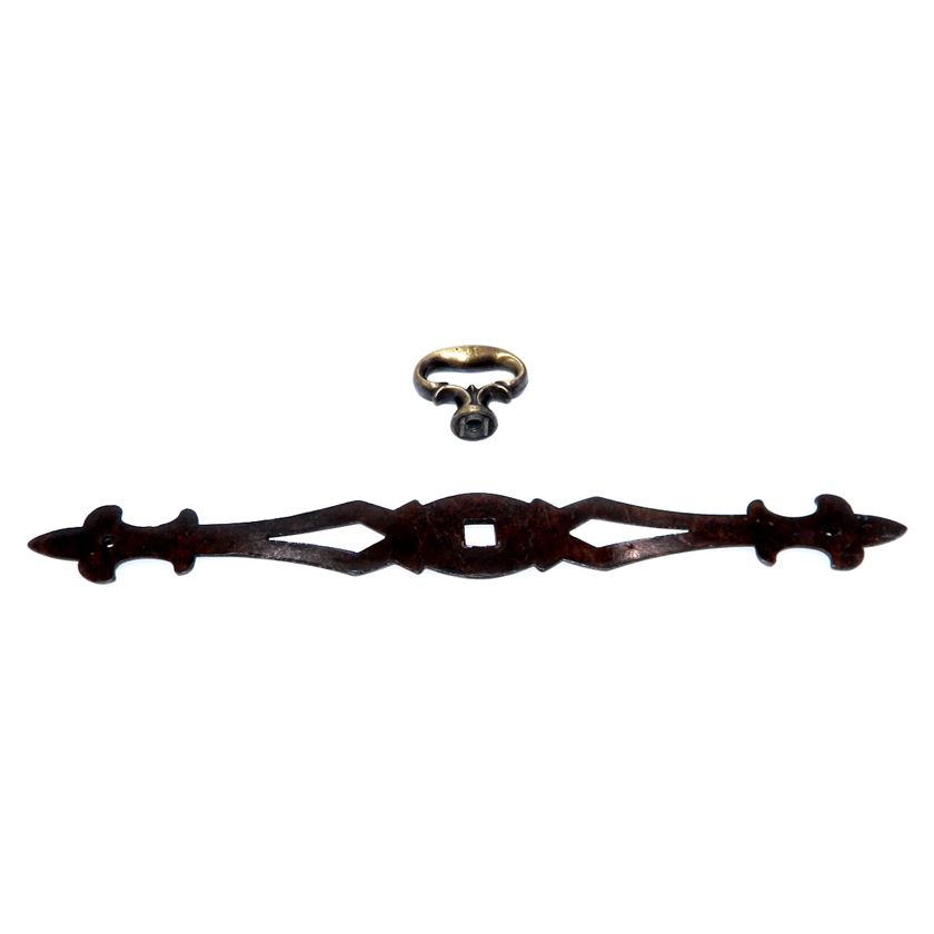 National Lock Italian Classic Brass 7 3/4" Key Furniture Knob, Backplate 605-4A
