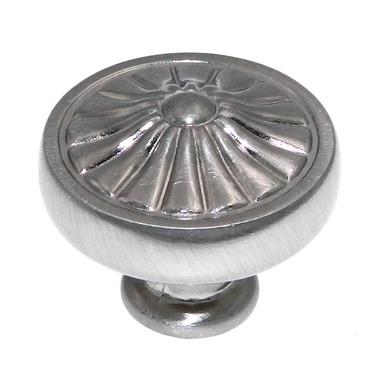 Perilla redonda de níquel satinado Ultra Designer's Edge de 1 1/4" 98447