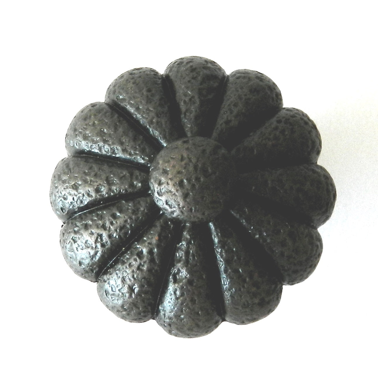 Antiguo tesoros rústico martillado floral bronce aceitado 1 1/2" tirador C011ORB