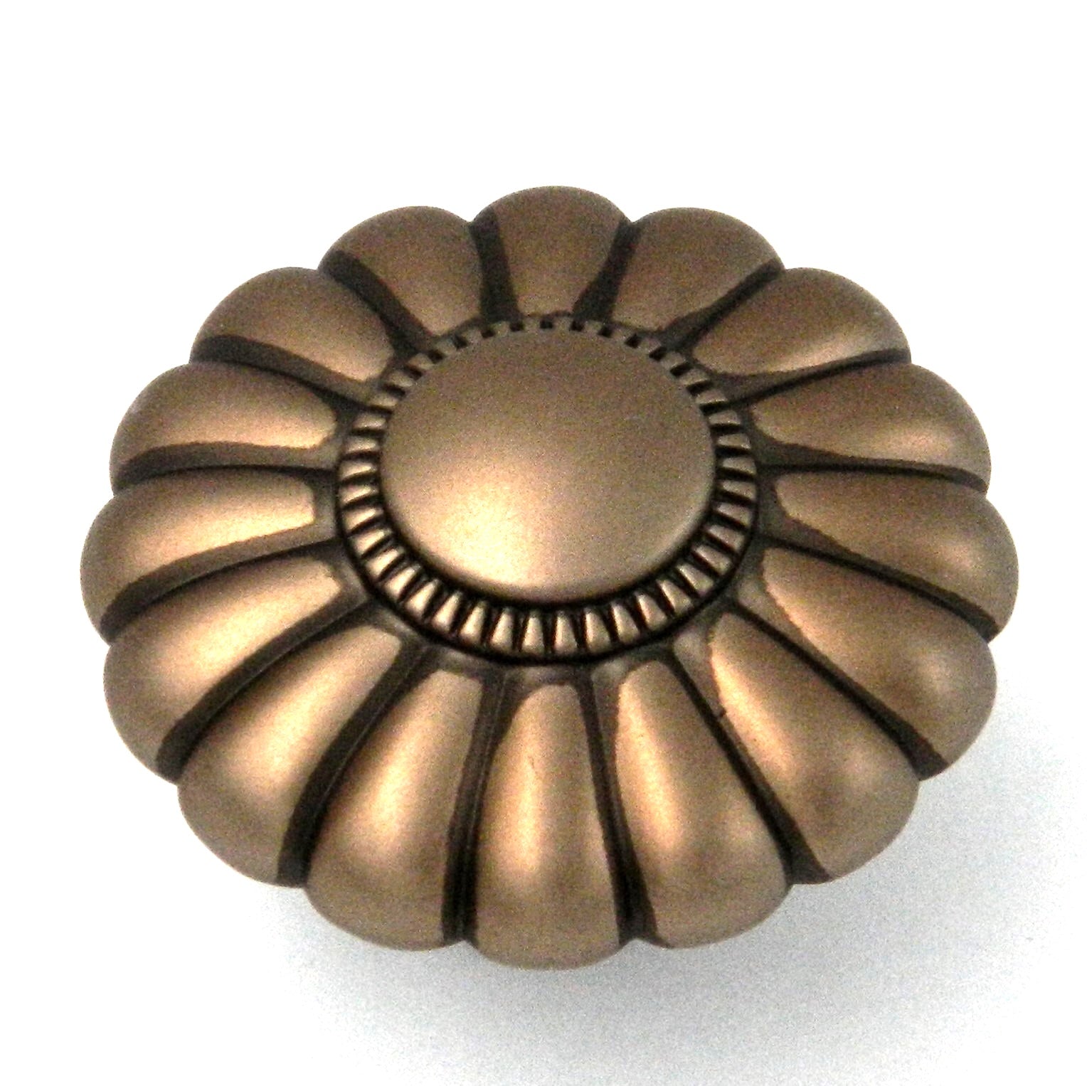Belwith Keeler Beaded Classic 1 1/2" Wellington Bronce redondo con cuentas de latón macizo perilla de gabinete G3-15R