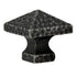 Belwith Keeler Kingston 1 1/4" Antiguo peltre inglés cuadrado martillado pirámide latón macizo perilla de gabinete M682