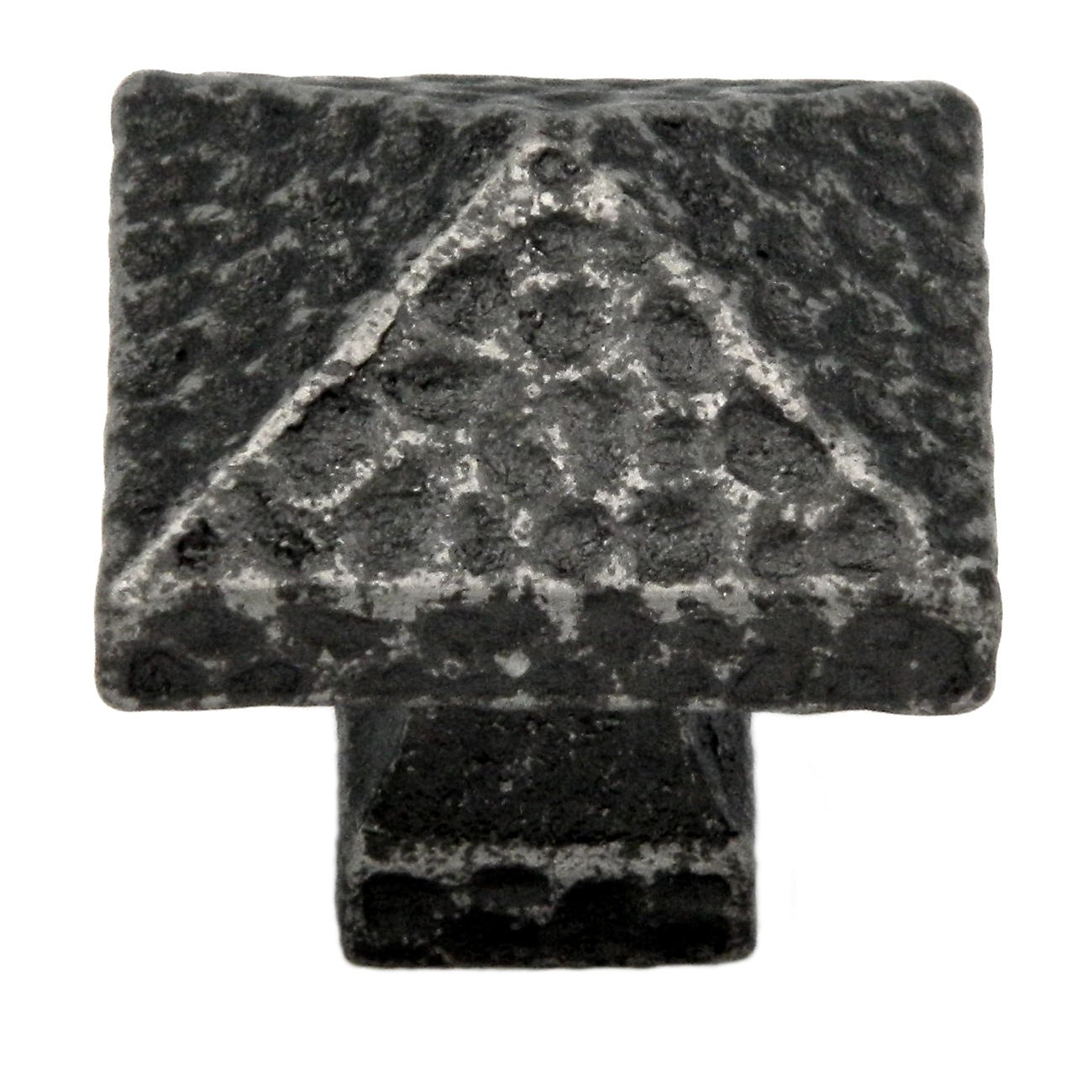 Belwith Keeler Kingston 1 1/4" Antiguo peltre inglés cuadrado martillado pirámide latón macizo perilla de gabinete M682